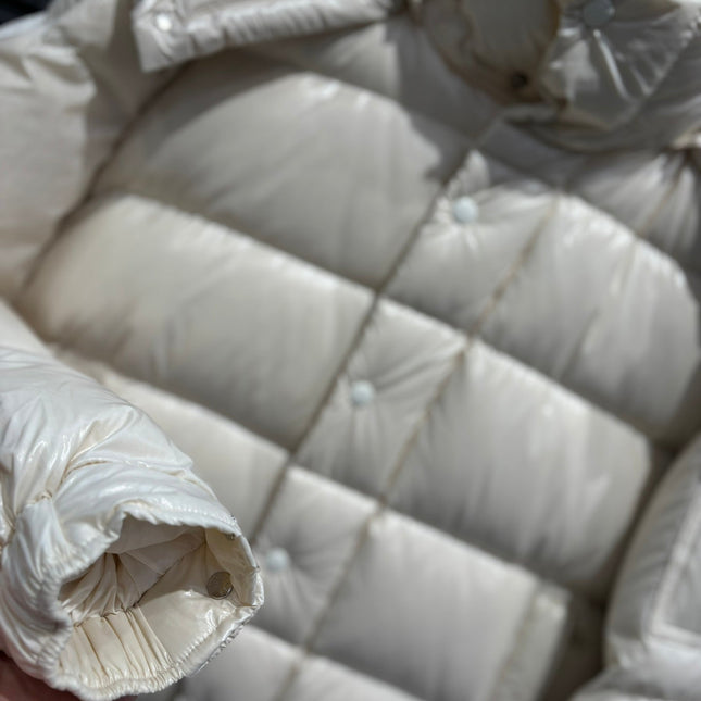 MONCLER 25S DOWN JACKET 379