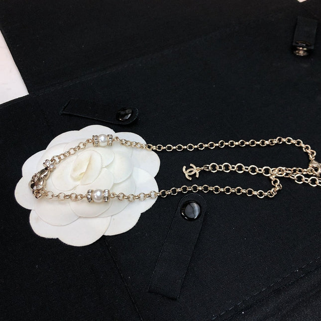 CHANEL 26S DOUBLE C LOGO PEARL & HEART CHARM NECKLACE IN GOLD METAL 631004