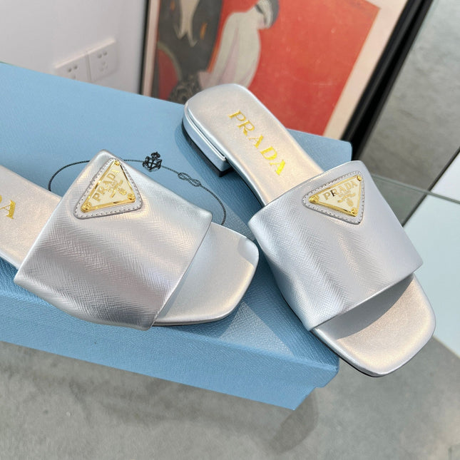 PRA SAFFIANO PATENT SLIDES SILVER CALFSKIN