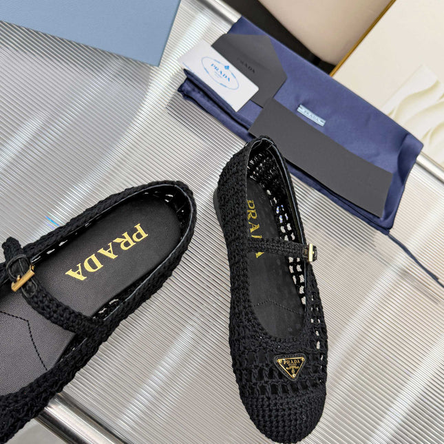 PRADA 26S MARY JANE FLATS IN BLACK WOVEN RAFFIA WITH TRIANGLE LOGO