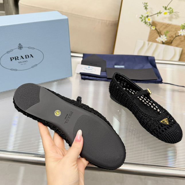 PRADA 26S MARY JANE FLATS IN BLACK WOVEN RAFFIA WITH TRIANGLE LOGO