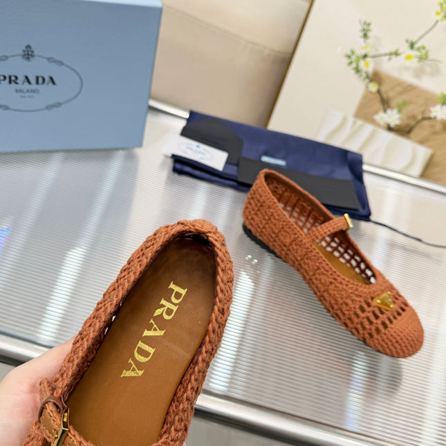 PRADA 26S MARY JANE FLATS IN CARAMEL BROWN WOVEN RAFFIA WITH TRIANGLE LOGO