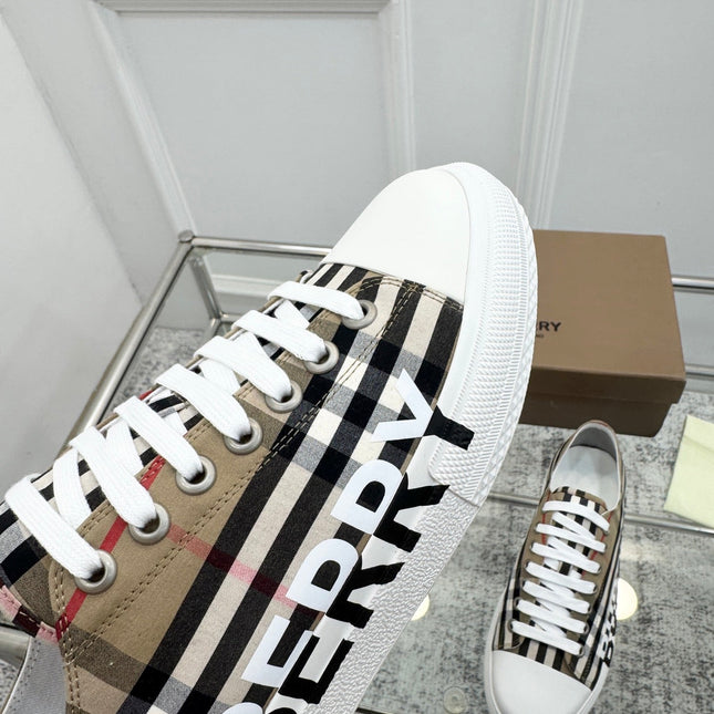 BURBERRY 26S VINTAGE CHECK SNEAKERS IN BEIGE AND BLACK CANVAS