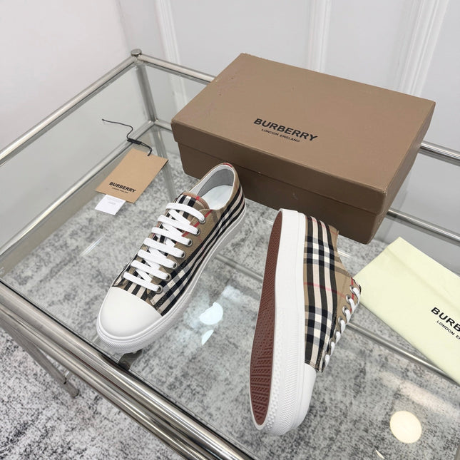 BURBERRY 26S VINTAGE CHECK SNEAKERS IN BEIGE AND BLACK CANVAS