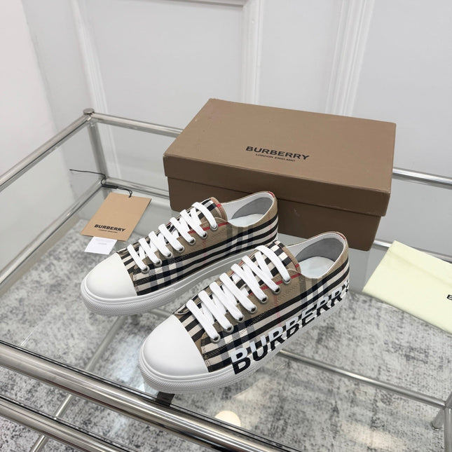 BURBERRY 26S VINTAGE CHECK SNEAKERS IN BEIGE AND BLACK CANVAS