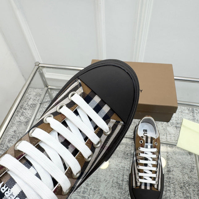 BURBERRY 26S VINTAGE CHECK SNEAKERS IN DARK BROWN AND BLACK CANVAS