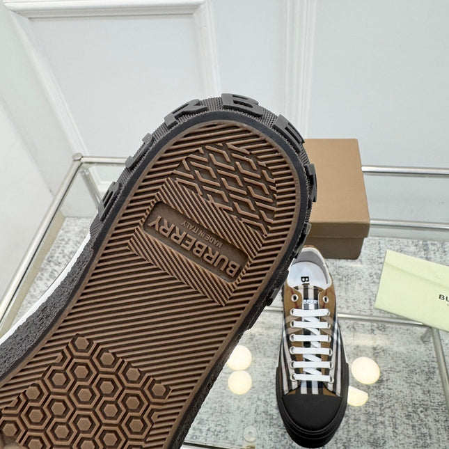 BURBERRY 26S VINTAGE CHECK SNEAKERS IN DARK BROWN AND BLACK CANVAS