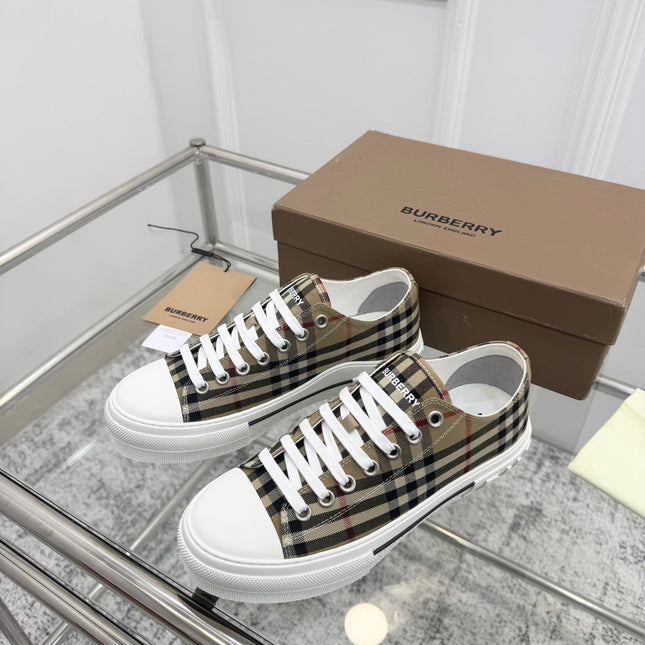 BURBERRY 26S VINTAGE CHECK SNEAKERS IN BROWN AND BLACK CANVAS