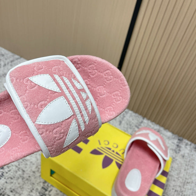 GUCCI 26S PLATFORM SLIDE SANDALS IN LIGHT PINK FABRIC