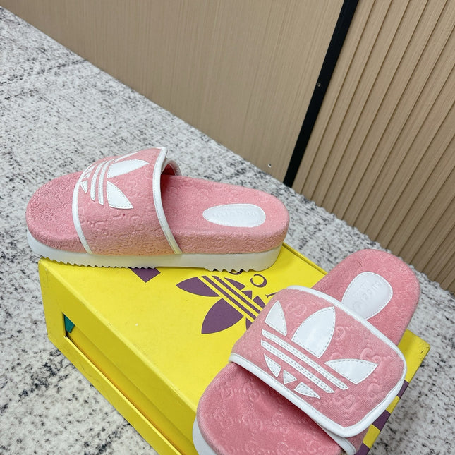 GUCCI 26S PLATFORM SLIDE SANDALS IN LIGHT PINK FABRIC