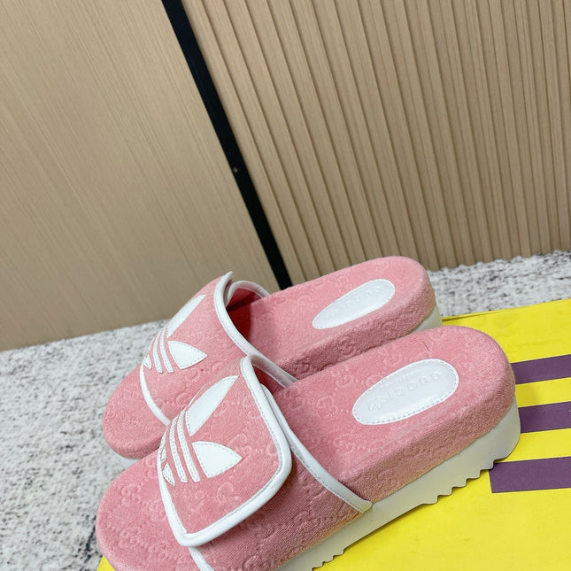 GUCCI 26S PLATFORM SLIDE SANDALS IN LIGHT PINK FABRIC