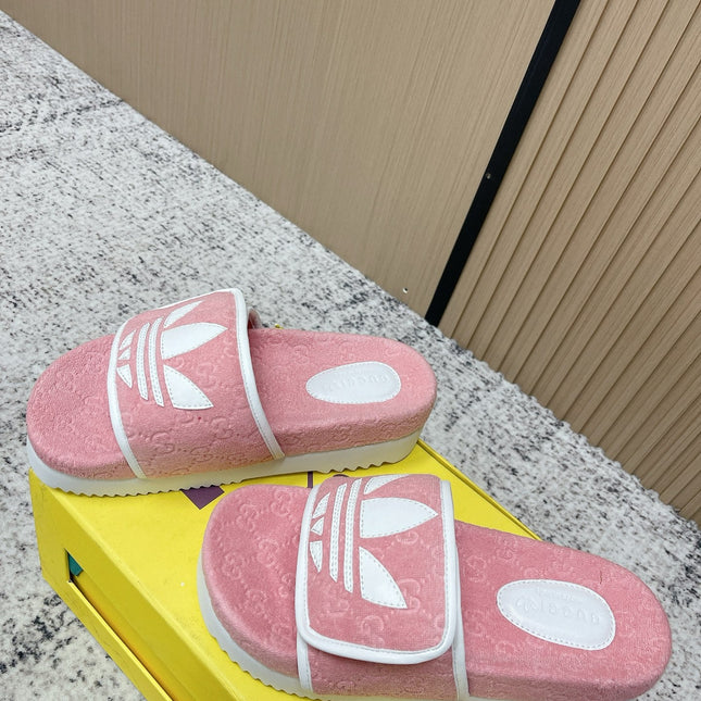 GUCCI 26S PLATFORM SLIDE SANDALS IN LIGHT PINK FABRIC