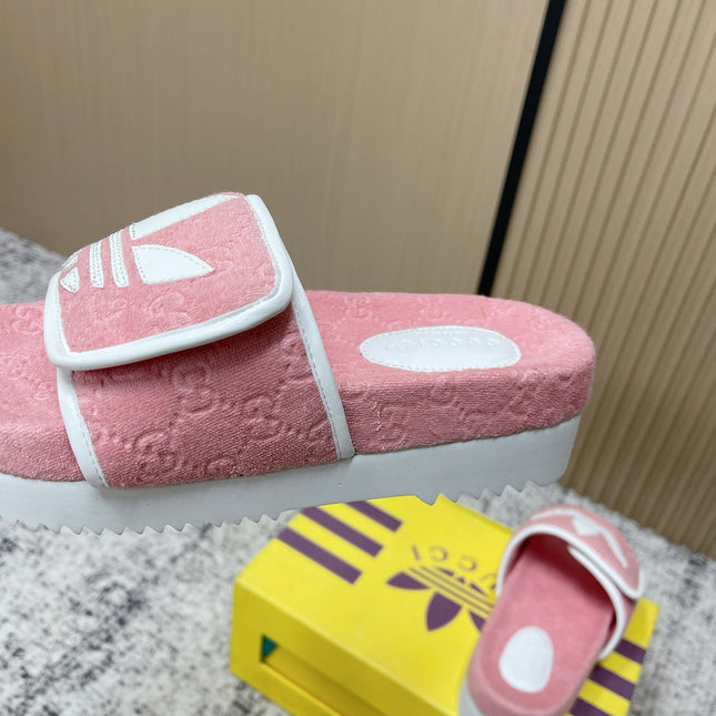 GUCCI 26S PLATFORM SLIDE SANDALS IN LIGHT PINK FABRIC