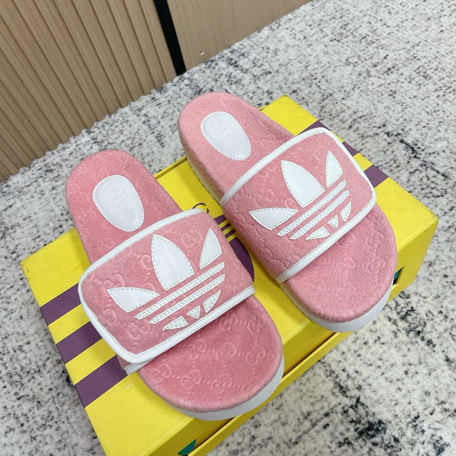 GUCCI 26S PLATFORM SLIDE SANDALS IN LIGHT PINK FABRIC
