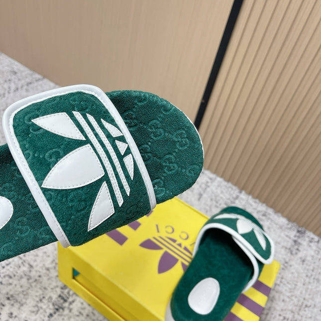 GUCCI 26S PLATFORM SLIDE SANDALS IN GREEN FABRIC