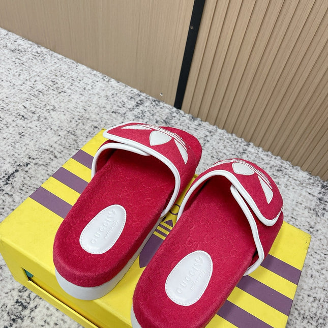 GUCCI 26S PLATFORM SLIDE SANDALS IN RED FABRIC