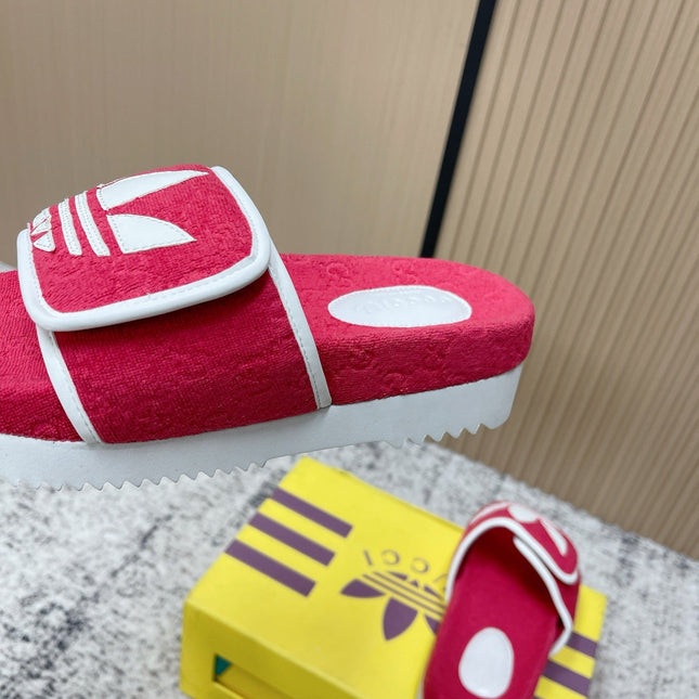 GUCCI 26S PLATFORM SLIDE SANDALS IN RED FABRIC
