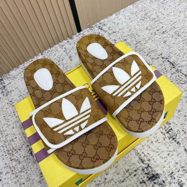 GUCCI 26S PLATFORM SLIDE SANDALS IN BROWN GG CANVAS