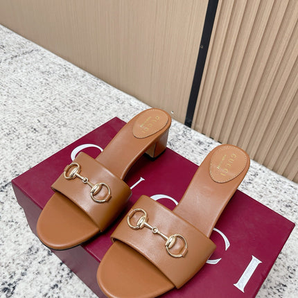 GUCCI 26S HORSEBIT MID-HEEL SANDALS IN BROWN CALFSKIN