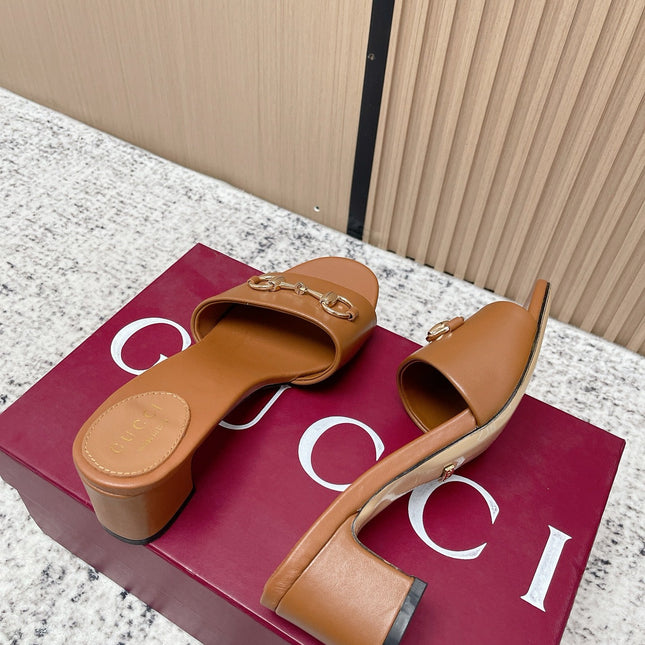 GUCCI 26S HORSEBIT MID-HEEL SANDALS IN BROWN CALFSKIN