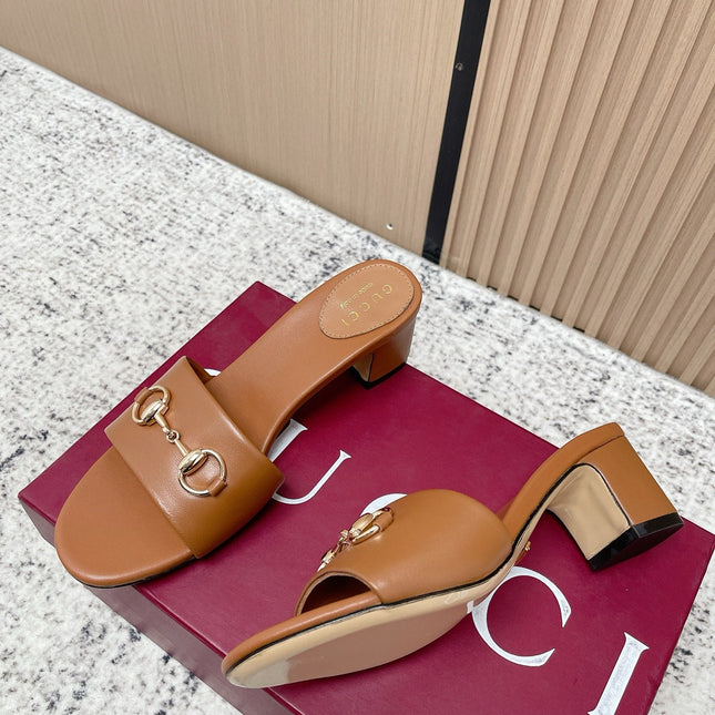 GUCCI 26S HORSEBIT MID-HEEL SANDALS IN BROWN CALFSKIN