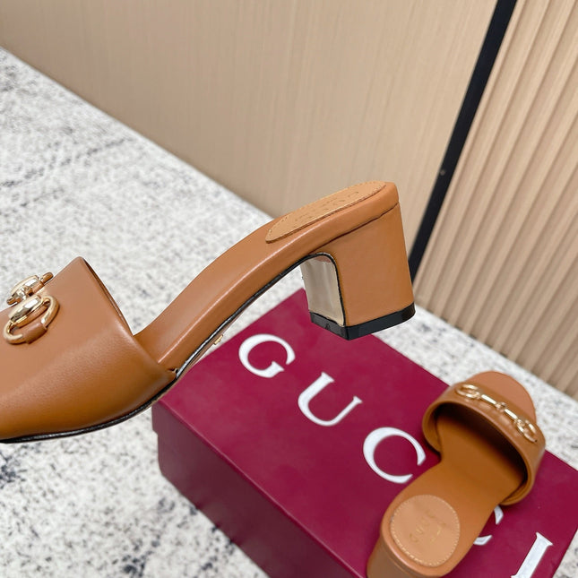 GUCCI 26S HORSEBIT MID-HEEL SANDALS IN BROWN CALFSKIN