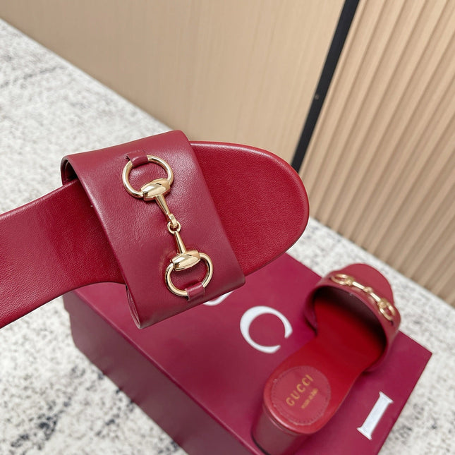 GUCCI 26S HORSEBIT MID-HEEL SANDALS IN DARK RED CALFSKIN