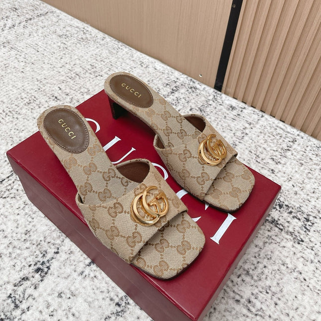 GUCCI 26S HIGH HEELS IN BEIGE CANVAS WITH GOLD HARDWARE