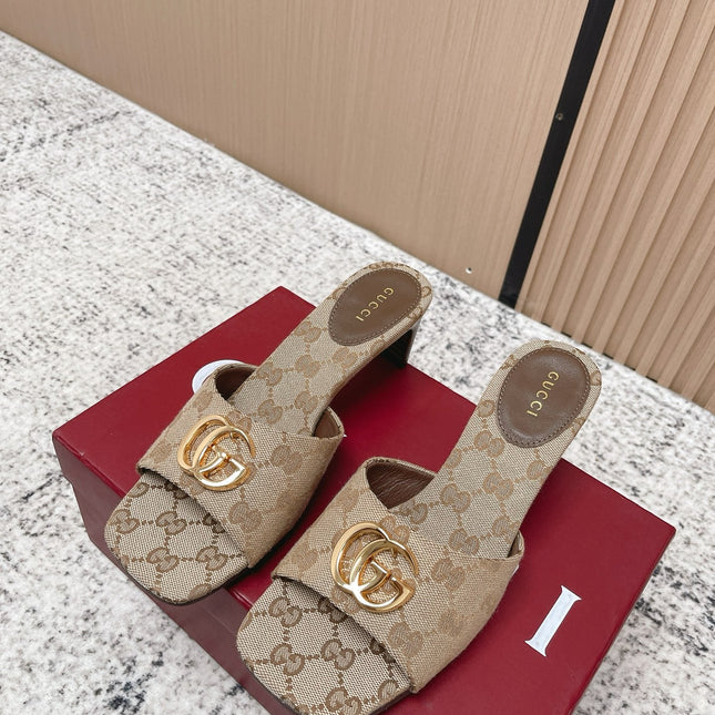 GUCCI 26S HIGH HEELS IN BEIGE CANVAS WITH GOLD HARDWARE