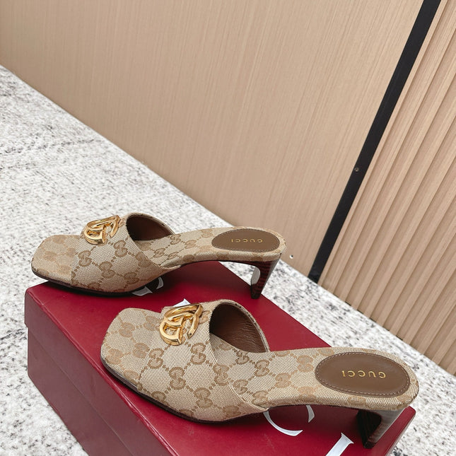GUCCI 26S HIGH HEELS IN BEIGE CANVAS WITH GOLD HARDWARE