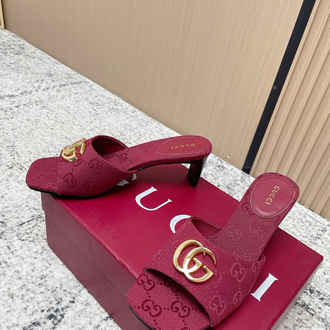 GUCCI 26S HIGH HEELS IN DARK RED CANVAS WITH GOLD HARDWARE