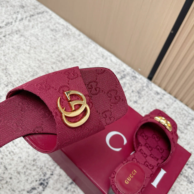 GUCCI 26S HIGH HEELS IN DARK RED CANVAS WITH GOLD HARDWARE