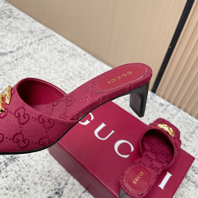 GUCCI 26S HIGH HEELS IN DARK RED CANVAS WITH GOLD HARDWARE