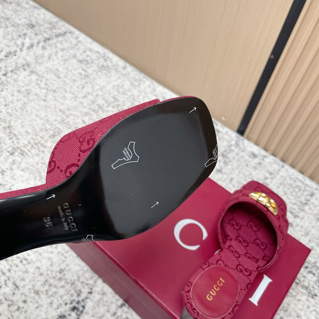 GUCCI 26S HIGH HEELS IN DARK RED CANVAS WITH GOLD HARDWARE