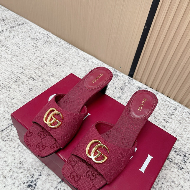 GUCCI 26S HIGH HEELS IN DARK RED CANVAS WITH GOLD HARDWARE