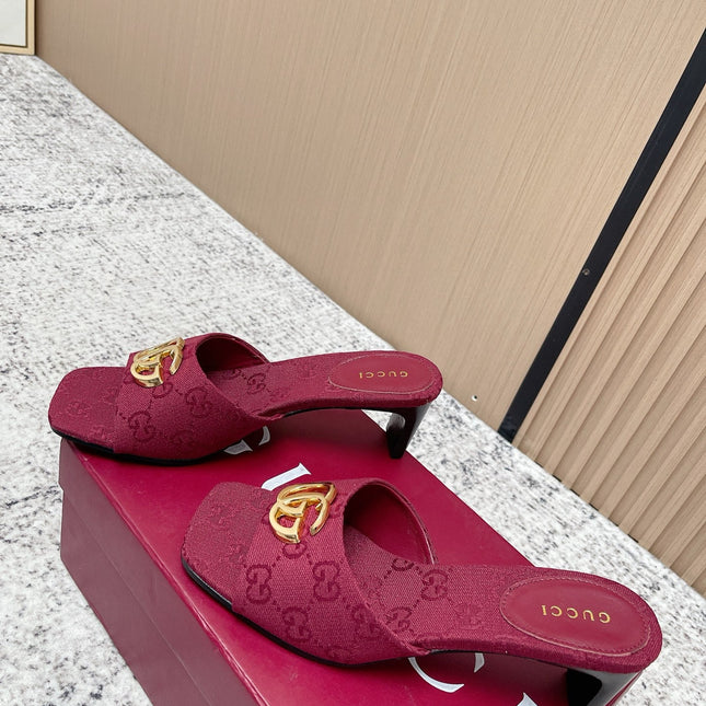 GUCCI 26S HIGH HEELS IN DARK RED CANVAS WITH GOLD HARDWARE
