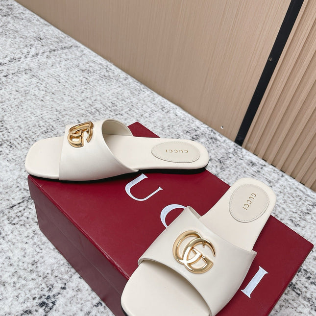 GUCCI 26S SLIDE SANDAL IN CREAM WHITE CALFSKIN WITH GOLD HARDWARE