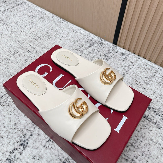 GUCCI 26S SLIDE SANDAL IN CREAM WHITE CALFSKIN WITH GOLD HARDWARE