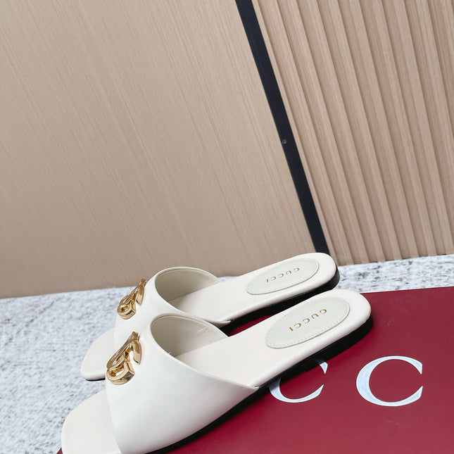 GUCCI 26S SLIDE SANDAL IN CREAM WHITE CALFSKIN WITH GOLD HARDWARE
