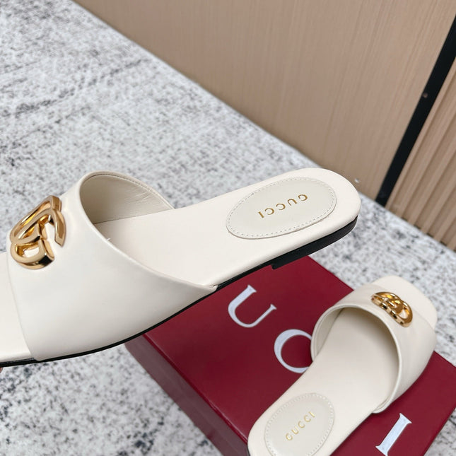 GUCCI 26S SLIDE SANDAL IN CREAM WHITE CALFSKIN WITH GOLD HARDWARE