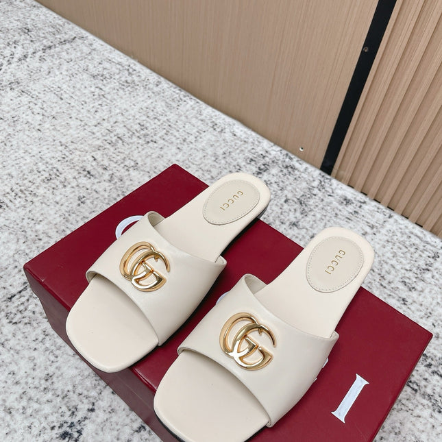 GUCCI 26S SLIDE SANDAL IN CREAM WHITE CALFSKIN WITH GOLD HARDWARE
