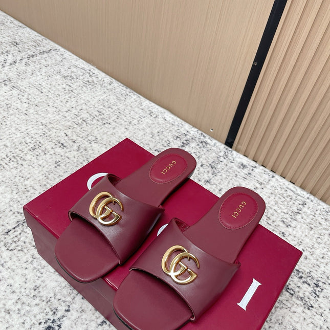 GUCCI 26S SLIDE SANDAL IN DARK RED CALFSKIN WITH GOLD HARDWARE