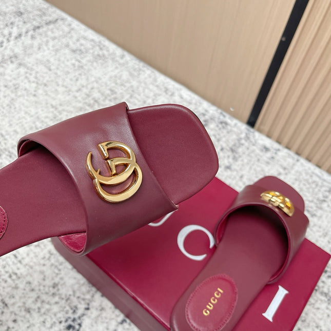 GUCCI 26S SLIDE SANDAL IN DARK RED CALFSKIN WITH GOLD HARDWARE