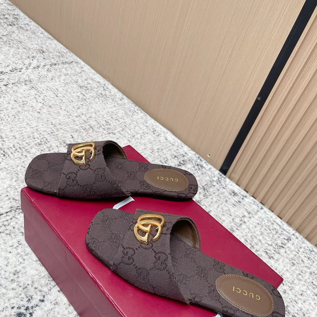 GUCCI 26S SLIDE SANDAL IN DARK BROWN CANVAS