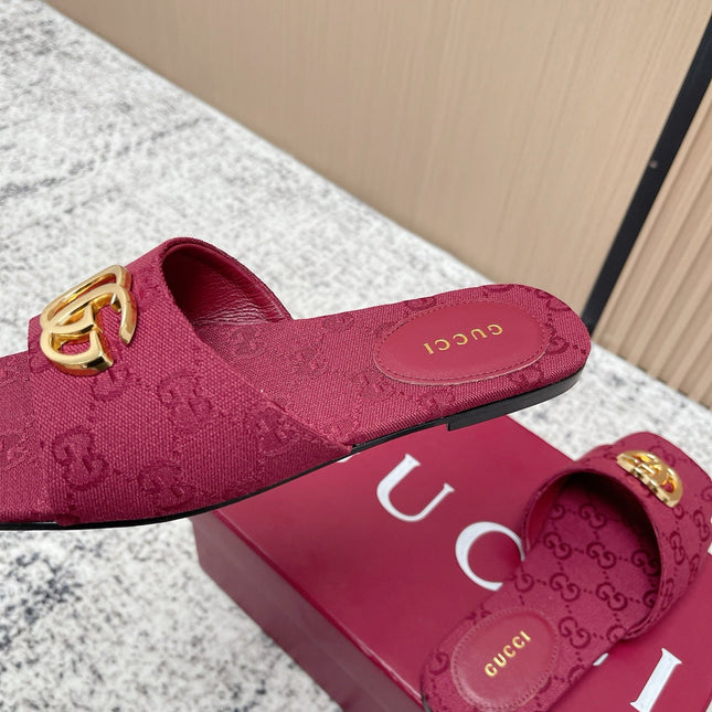 GUCCI 26S SLIDE SANDAL IN DARK RED CANVAS