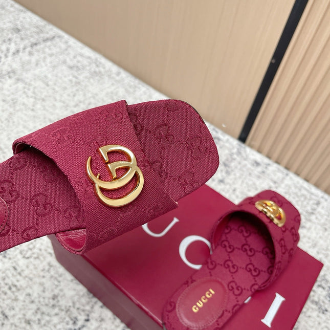 GUCCI 26S SLIDE SANDAL IN DARK RED CANVAS