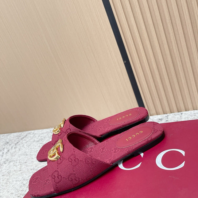 GUCCI 26S SLIDE SANDAL IN DARK RED CANVAS