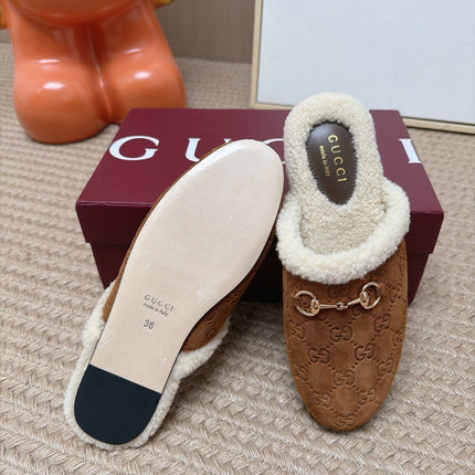 GUCCI 26S SHEARLING-LINED MULES IN BROWN SUEDE