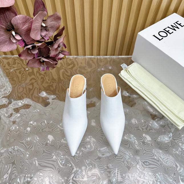 LOEWE 26S POINTED MULE PUMPS 45MM IN WHITE CALFSKIN WITH ANAGRAM HEEL