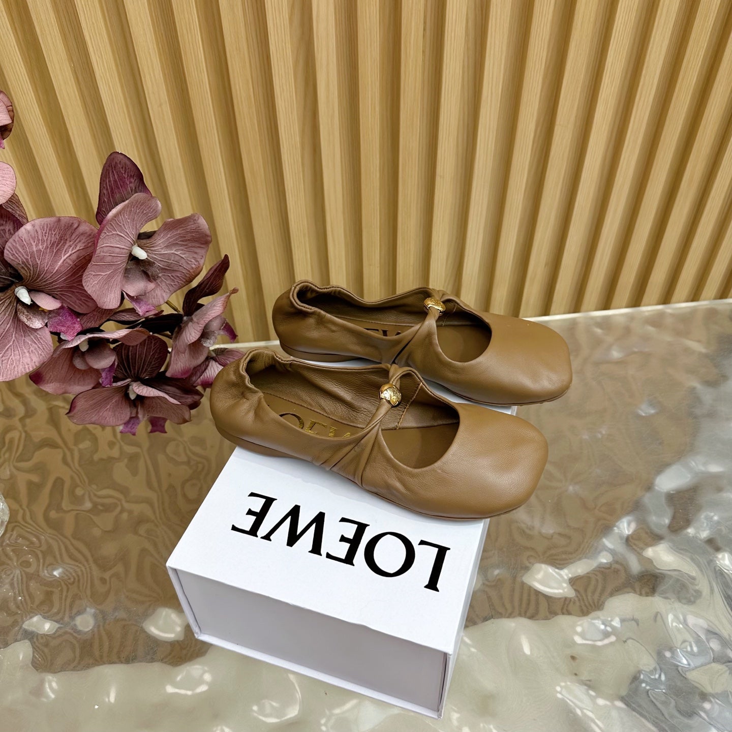 LOEWE 26S BALLET FLATS IN BROWN CALFSKIN